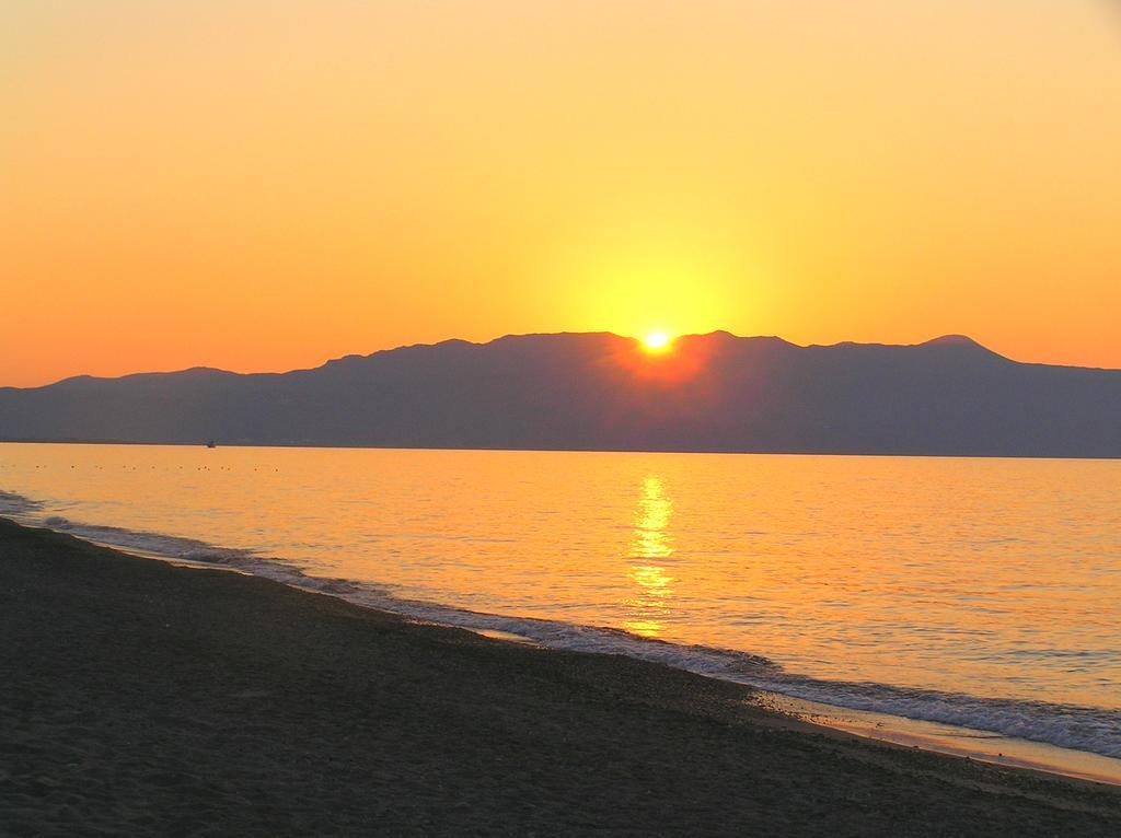 Katerina Seaside Studios Platanias  Ngoại thất bức ảnh
