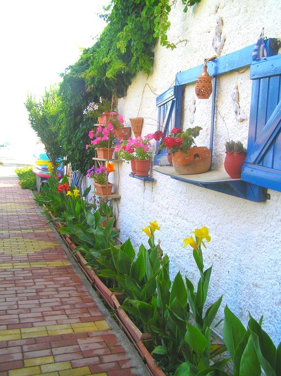 Katerina Seaside Studios Platanias  Ngoại thất bức ảnh