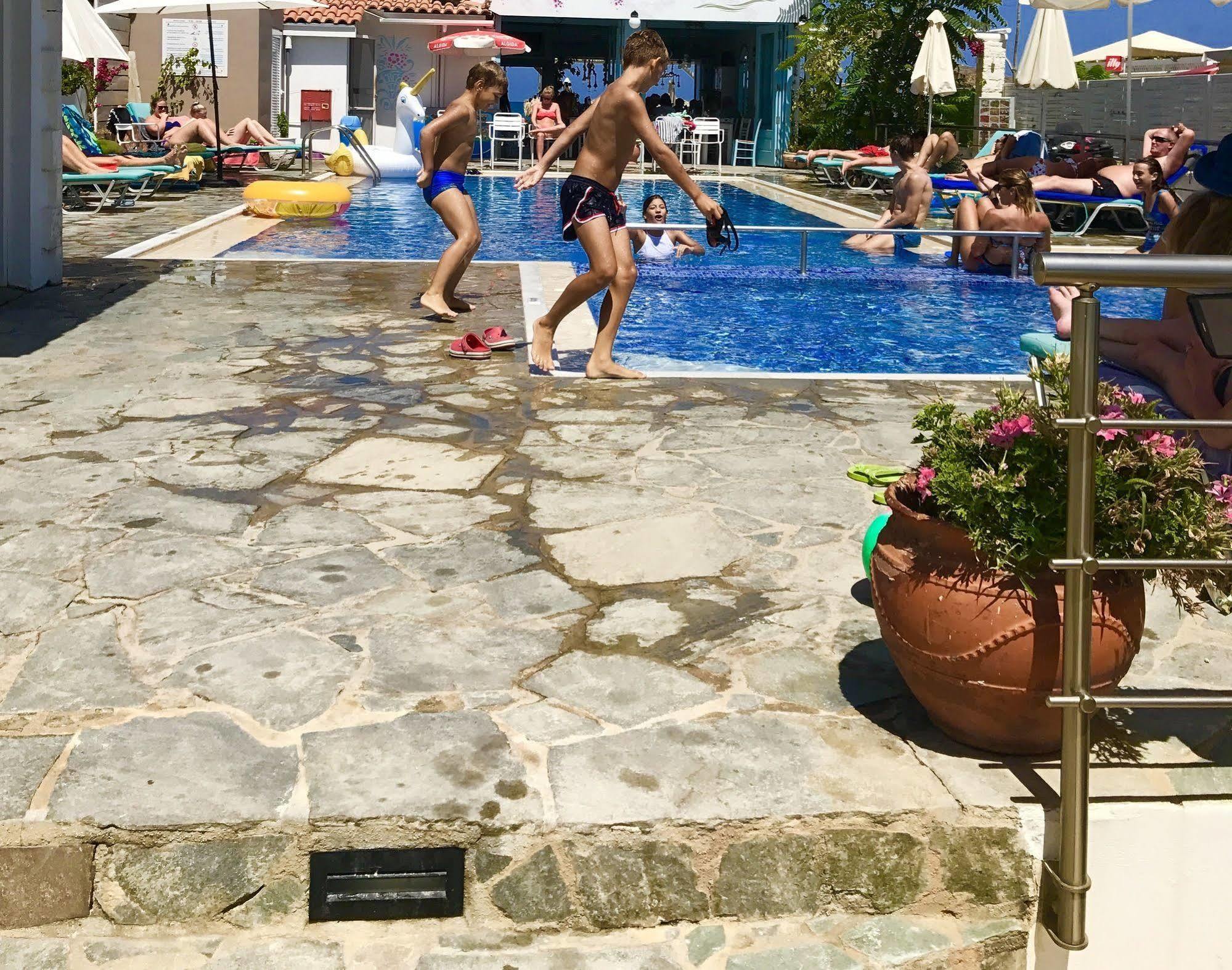 Katerina Seaside Studios Platanias  Ngoại thất bức ảnh